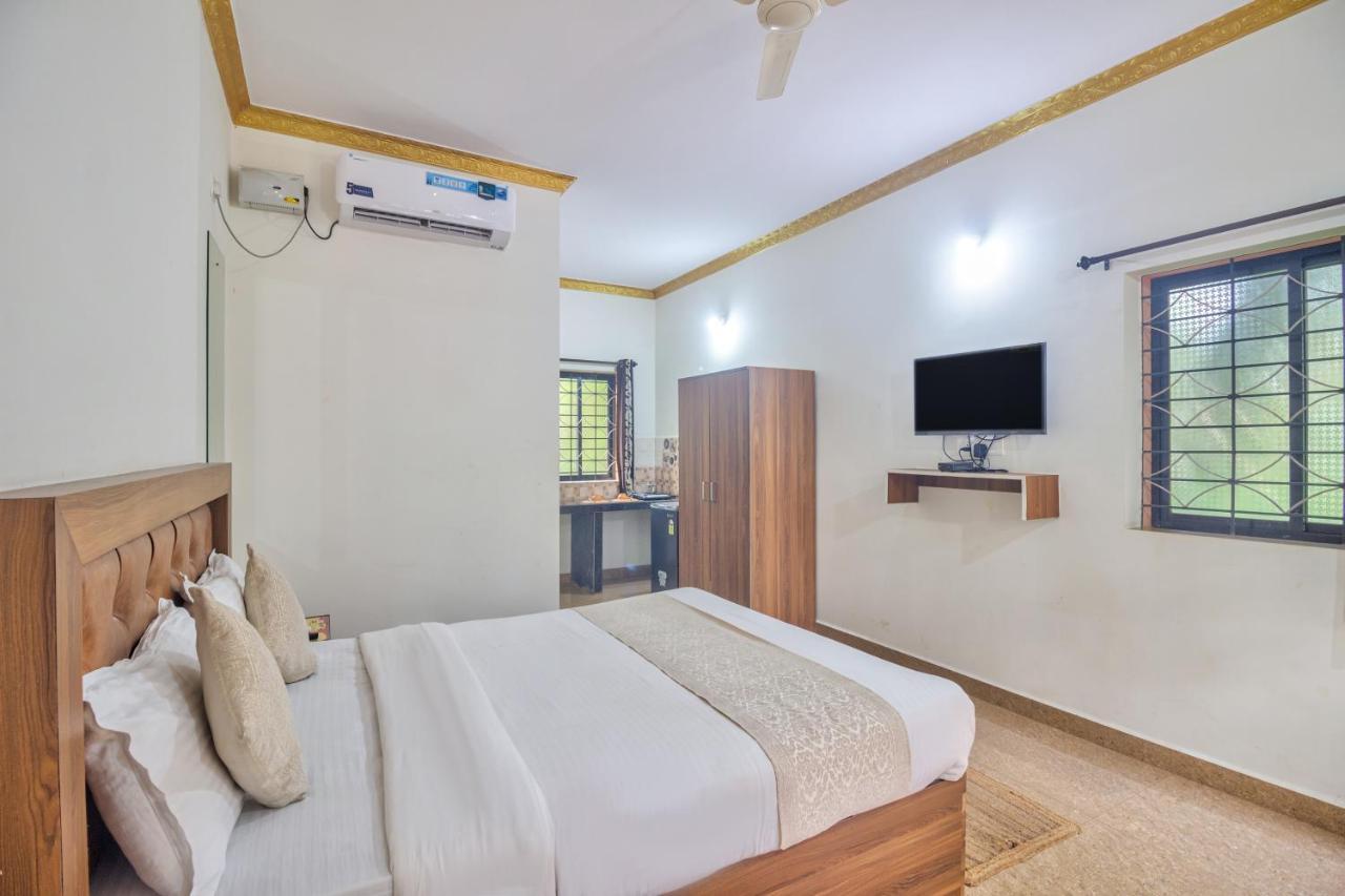 Calangute Bay Hotel Bagian luar foto