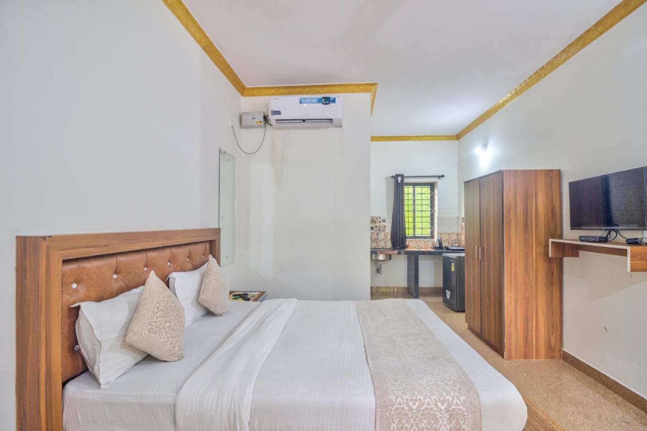 Calangute Bay Hotel Bagian luar foto